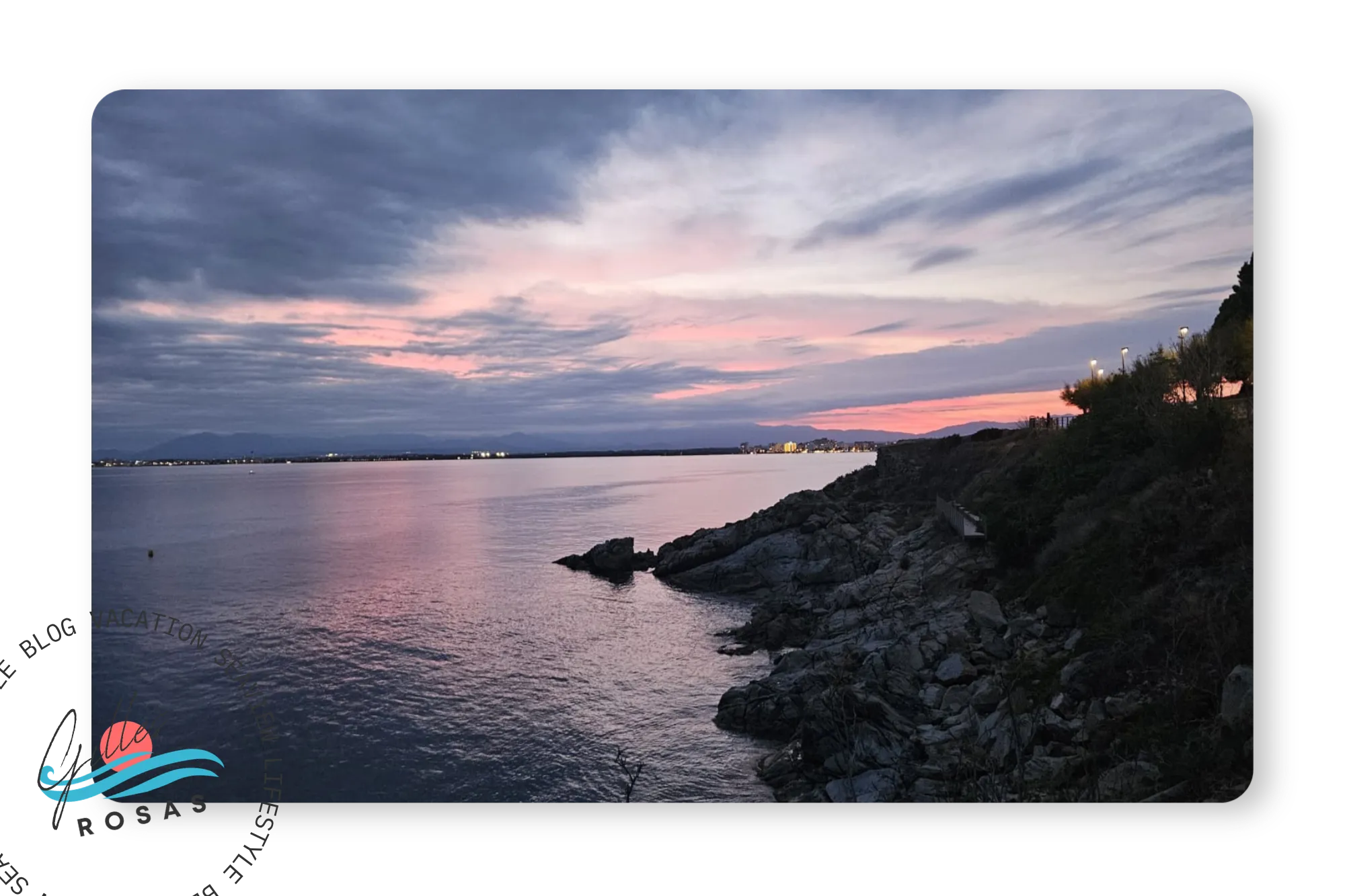 Baie de Rosas au coucher du soleil